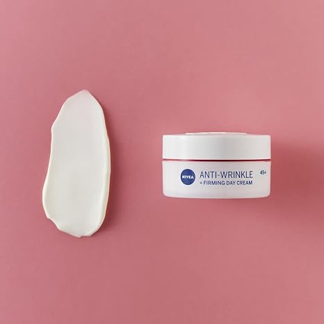 NIVEA Anti Wrinkle & Firming Day Cream 45+ – Moisturizing & Firming with Apricot Kernel Oil, Shea Butter and Vitamin E – 50 ml