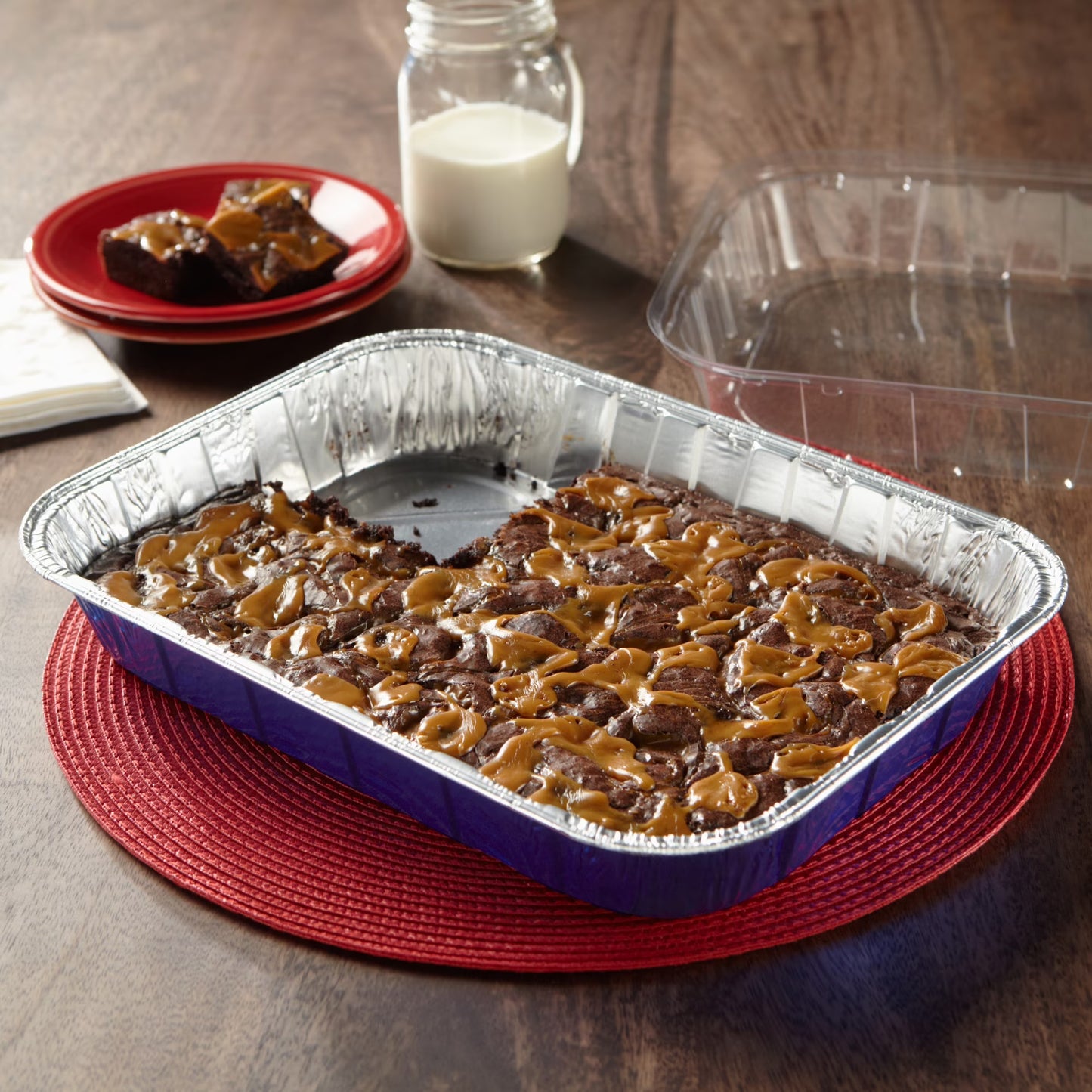 Reynolds Kitchens Non-Stick Disposable Aluminum Baking Pans with Lids, Blue, 13 x 9 in., 2 Count pack of 4