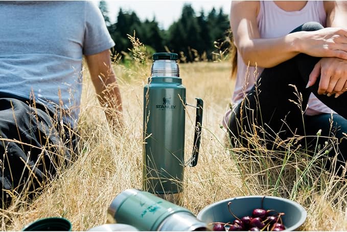 Stanley Classic Legendary Vacuum Bottle