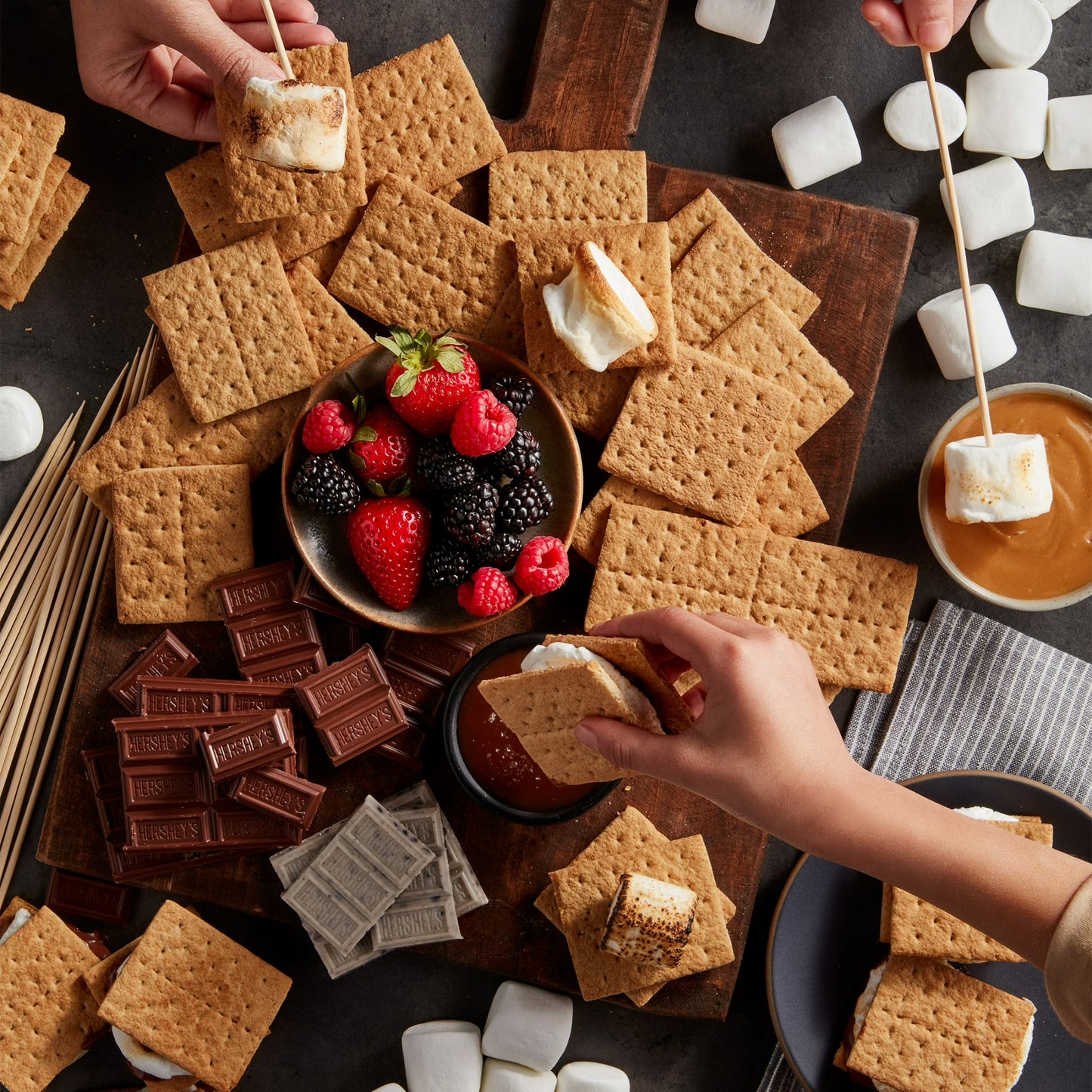 HONEY MAID Fresh Stacks Graham Crackers, Travel Snacks, 12.2 oz (6 Multi Snack Packs)