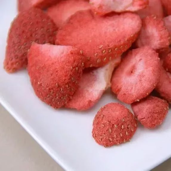 Trader Joe's Freeze Dried Strawberries Unsweetened Unsulfured Strawberry (1.2oz)