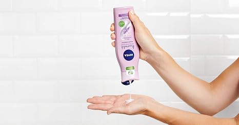 Nivea Hairmilk Natural Shine Shampoo 250 ml / 8.4 fl oz
