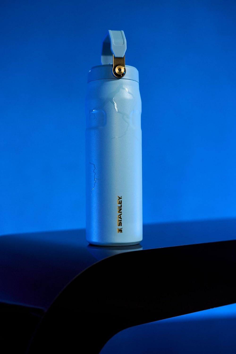 STANLEY IceFlow Flip Straw 2.0 Bottle, 24 oz, Messi Striker Blue