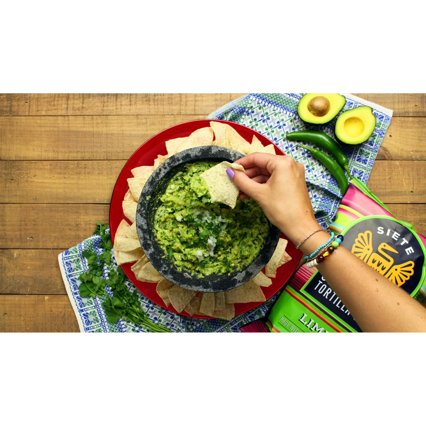 Siete Family Foods Tortilla Chip, Hint of Lime, 5 oz Bag