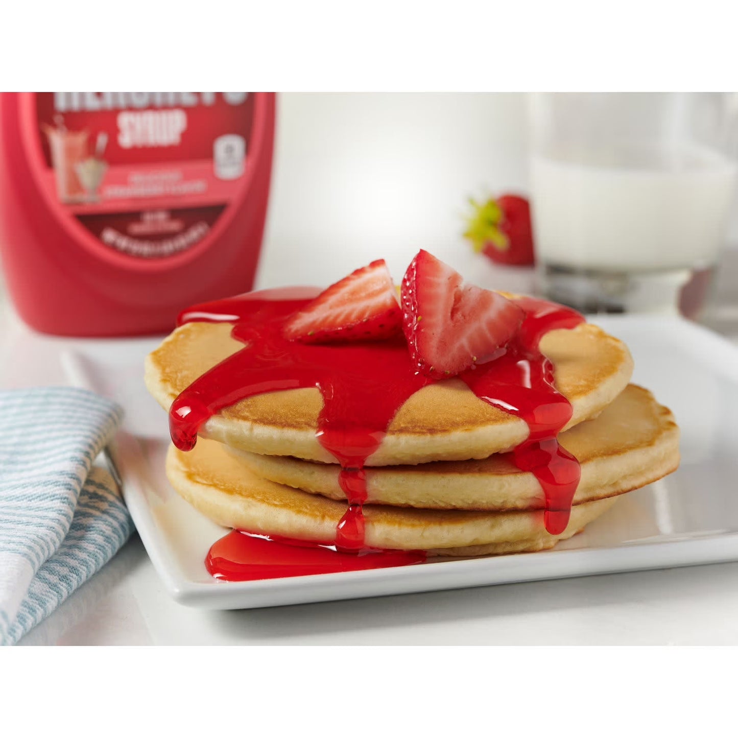 Hershey's Strawberry Flavored Syrup, Bottle 48 oz
