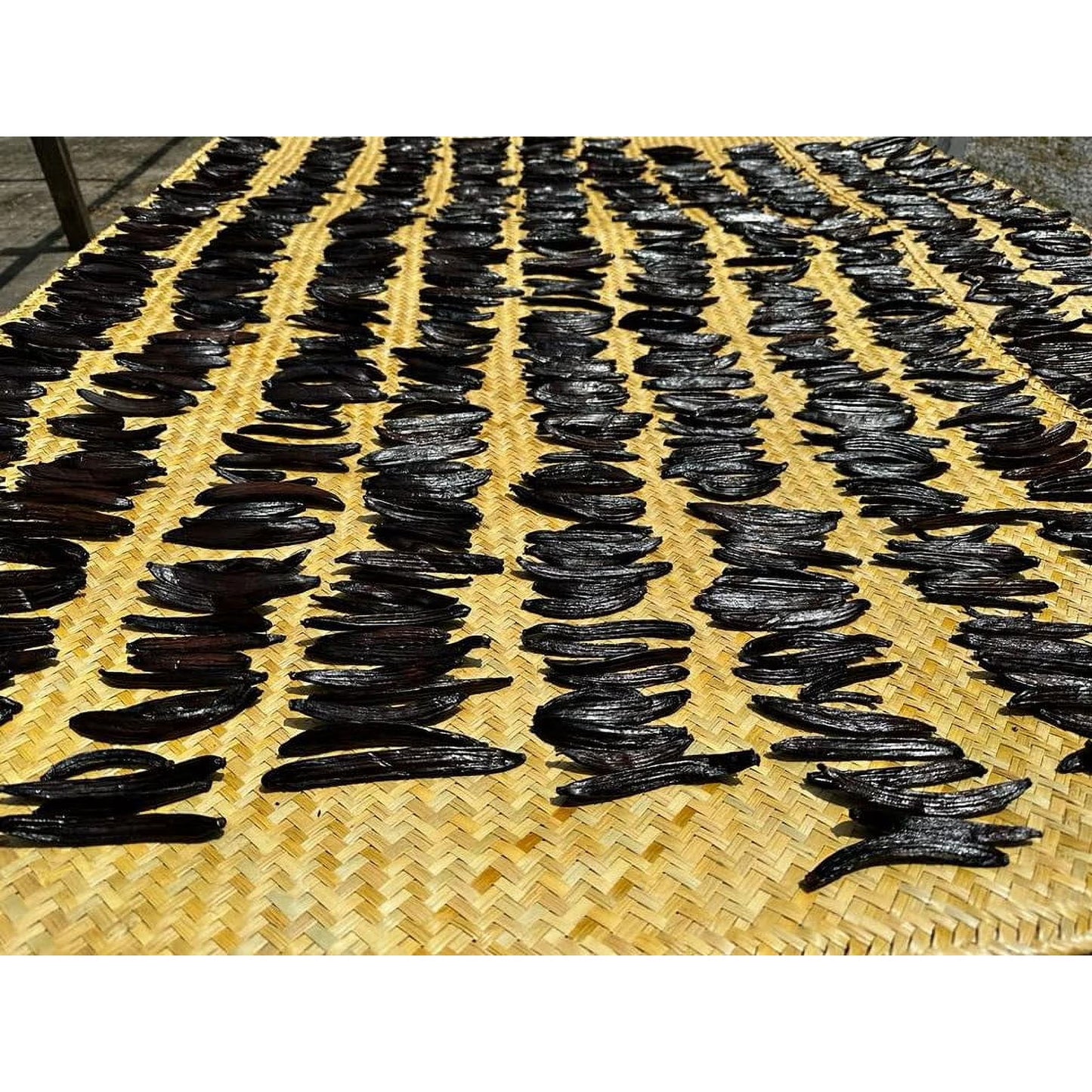Guatemalan Vanilla Beans Whole Grade A Vanilla Pods for Homemade Vanilla Extract, Baking, Ice Cream, Flavoring, & Vanilla Powder - (25 Pack)