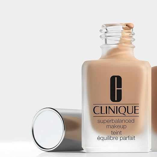 Clinique Superbalanced Oil Free Liquid Foundation Makeup For Dry to Oily Skin Types | Hydrating + Moisturizing | Moderate Coverage + Natural Finish