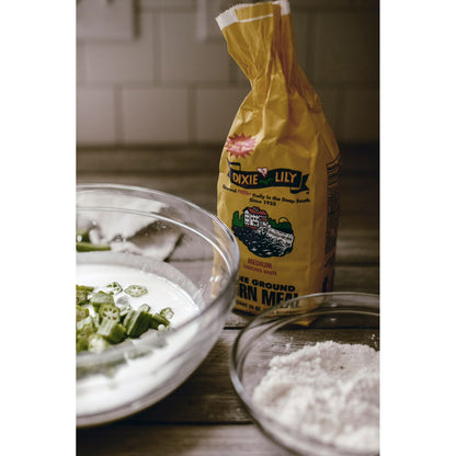 Dixie Lily Whole Grain Stone Ground Corn Meal, Medium Enriched White, 20 oz Resealable Pouch