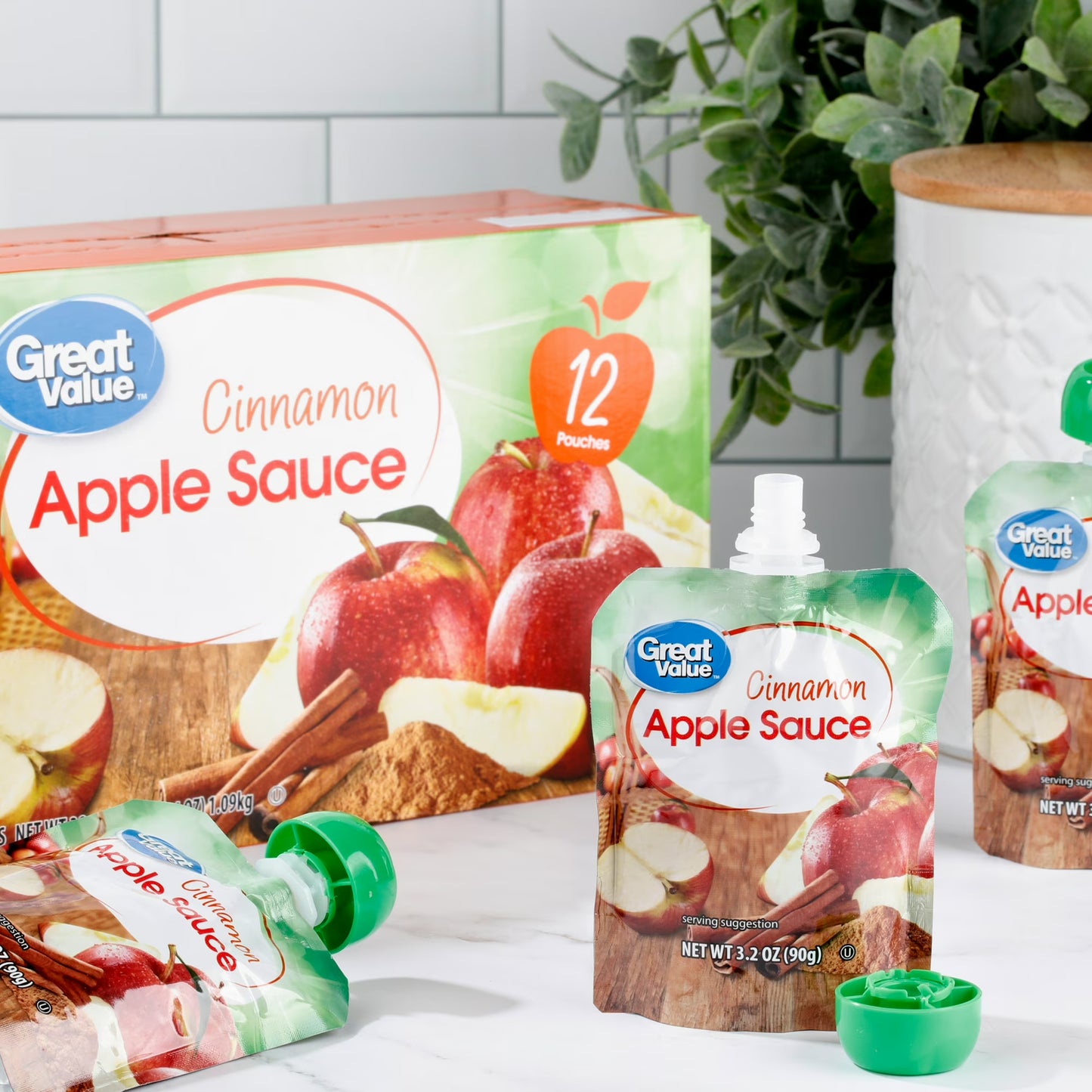 (4 pack) Great Value Cinnamon Applesauce, 3.2 oz, 12 Pouches