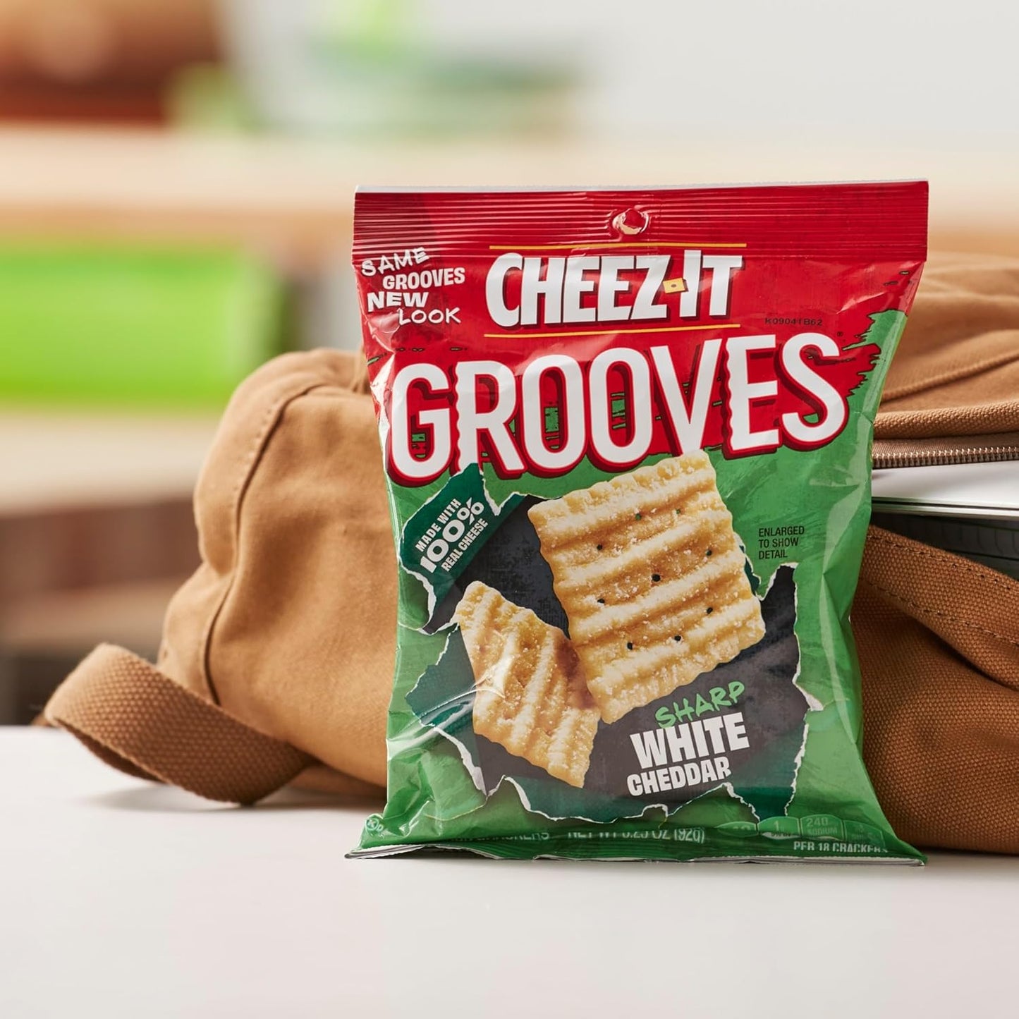 Cheez-It Grooves Crunchy Cheese Crackers, Snack Crackers, Lunch Snacks, Sharp White Cheddar (6 Pouches)
