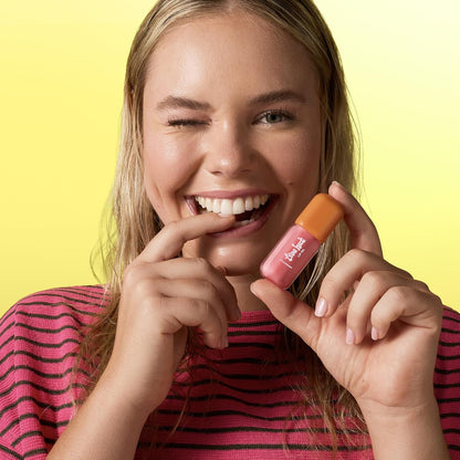 Tree Hut Strawberry Hydrating Lip Oil, Sheer Pink Glossy Lip Oil, Non-Sticky Moisturizing Formula for Smooth, Kissable Lips, 0.11 fl oz
