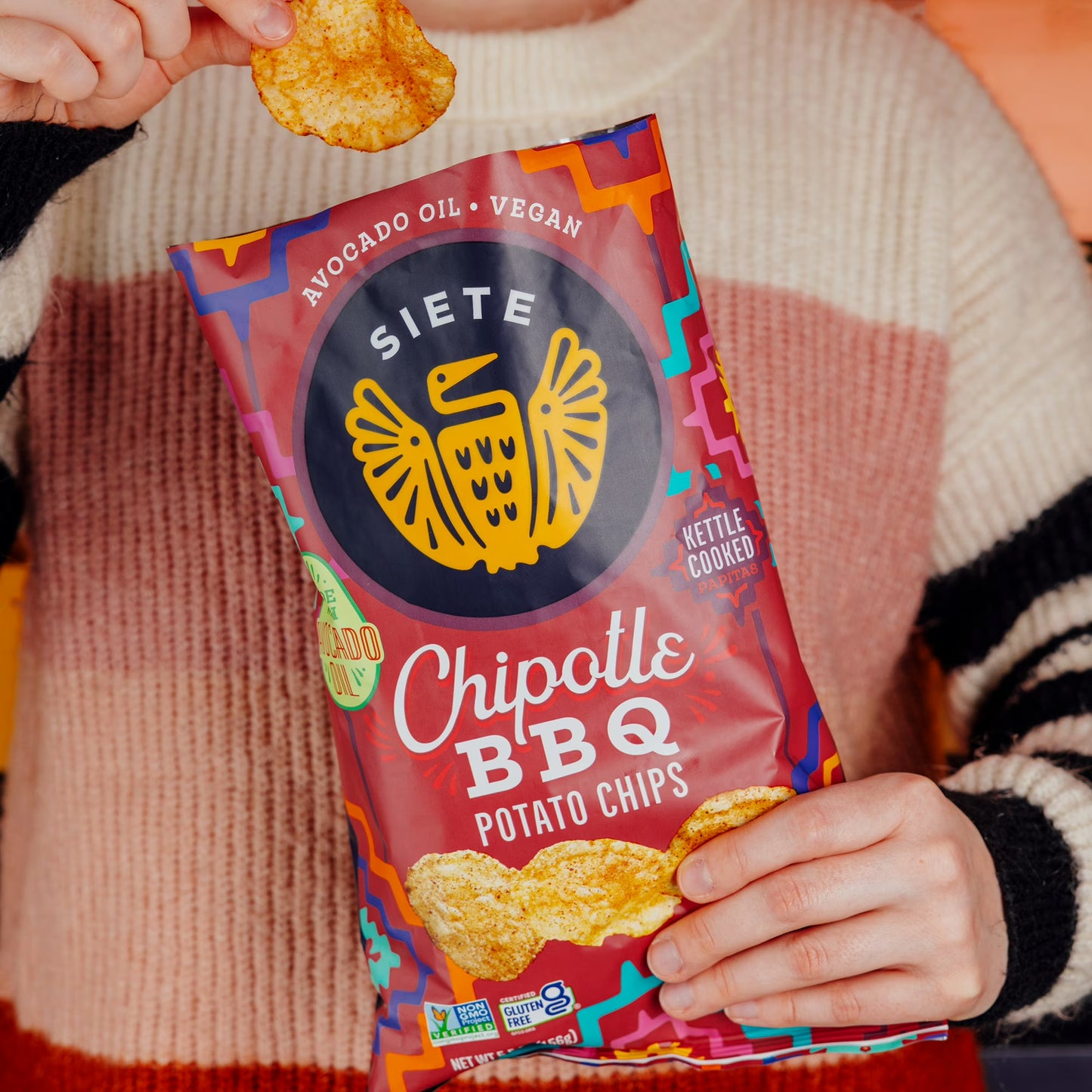 Siete Family Foods Kettle Cooked Potato Chips Chipotle Barbeque, 5.5 oz