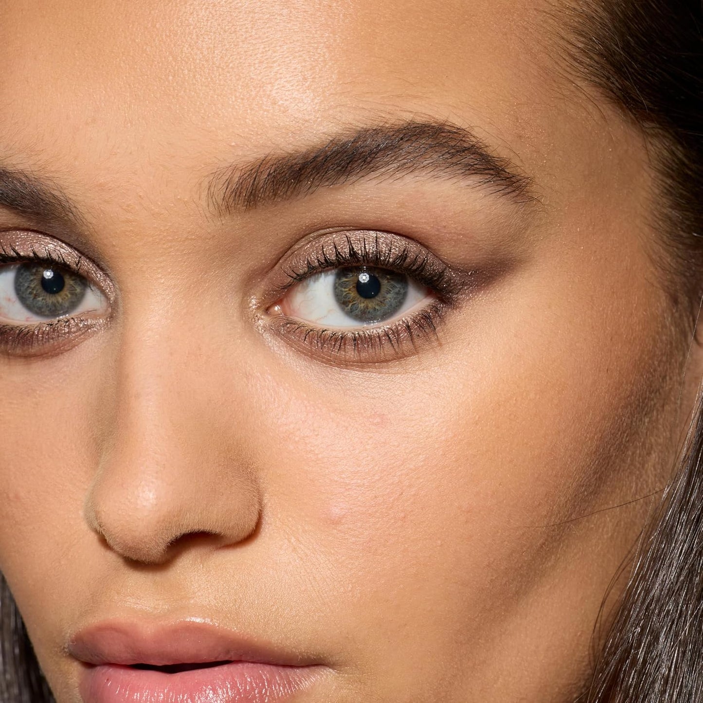 L'Oreal Paris Makeup Le Shadow Stick Eyeshadow, Blendable, Smudge-Resistant, Smokey Cream Eyeshadow, 250 Celestial Taupe