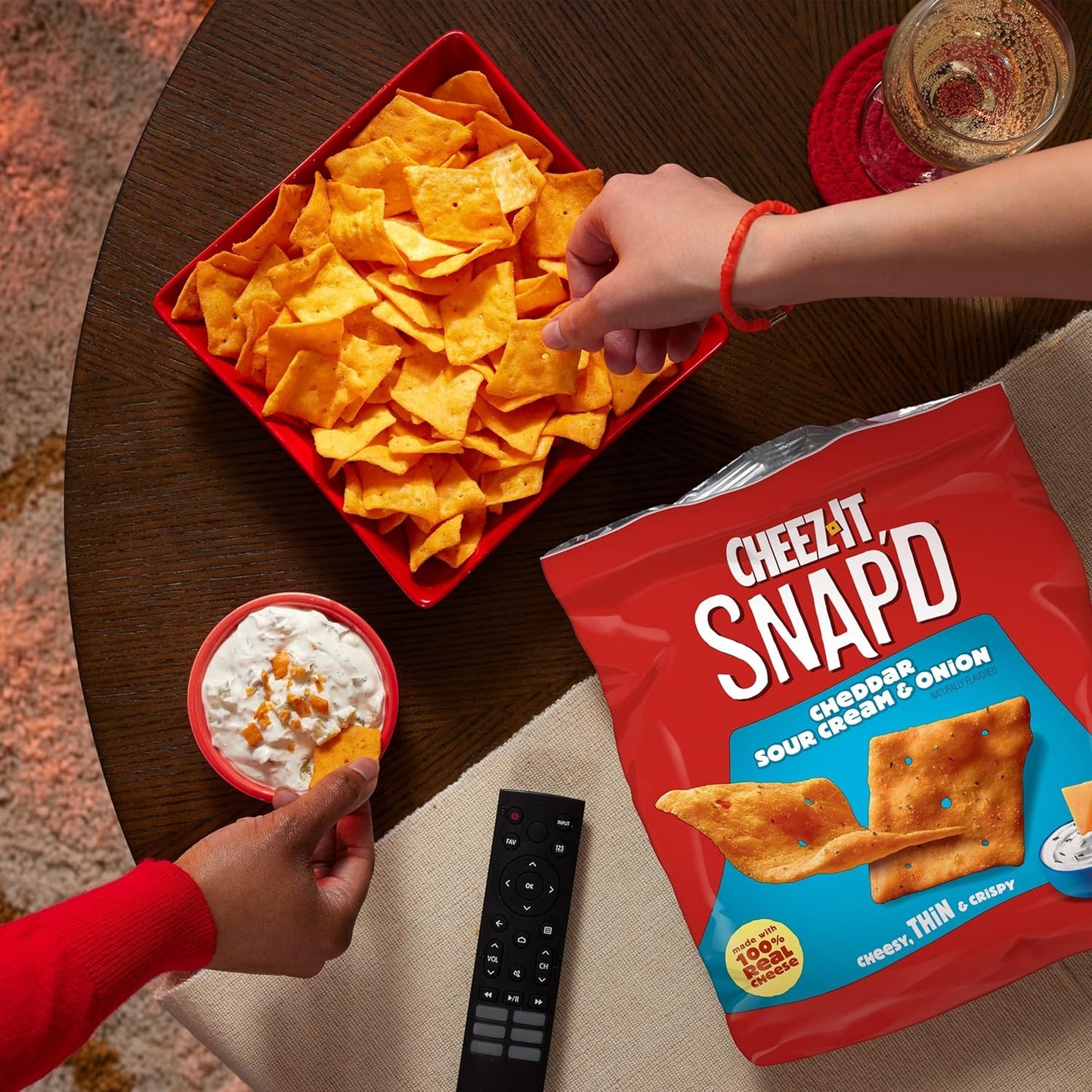 Cheez-It Snap'd Cheesy Baked Chips, Lunch Snacks, Cheddar Sour Cream and Onion, 7.5oz Bag (1 Bag)