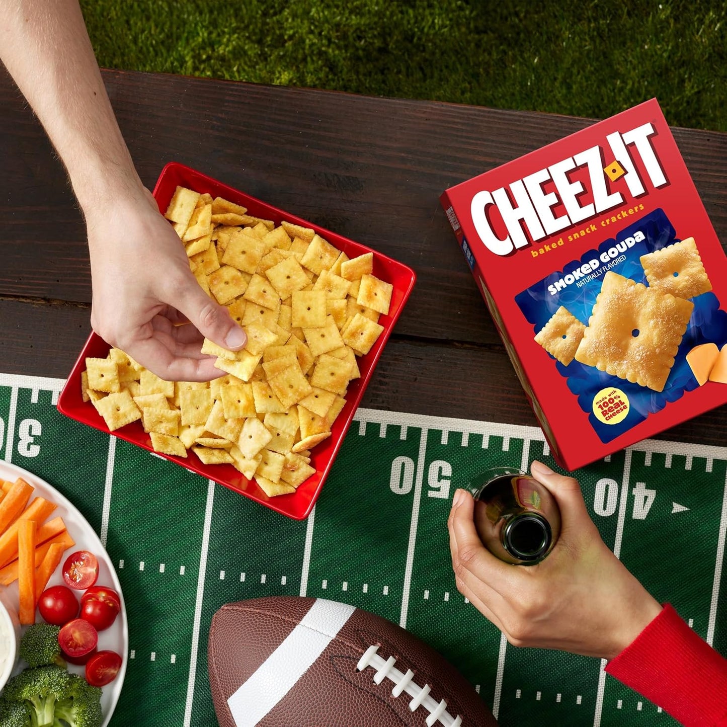 Cheez-It Baked Snack Crackers, Lunch Snacks, Smoked Gouda, 12.4oz Box (1 Box)