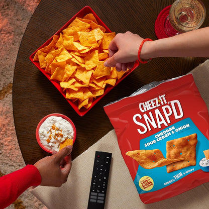 Cheez-It Snap'd Cheese Cracker Chips, Thin Crisps, Lunch Snacks, Cheddar Sour Cream and Onion, 45oz Case (6 Bags)