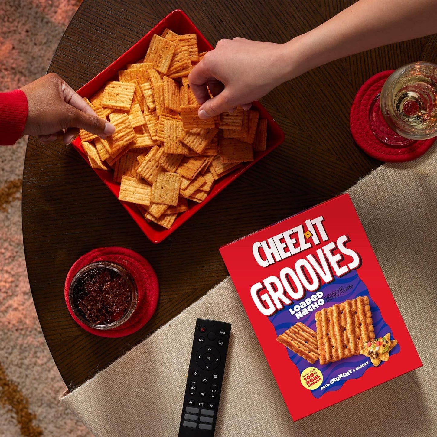 Cheez-It Grooves Crunchy Snack Crackers, Lunch Snacks, Pantry Size, Loaded Nacho, 9oz Box (1 Box)