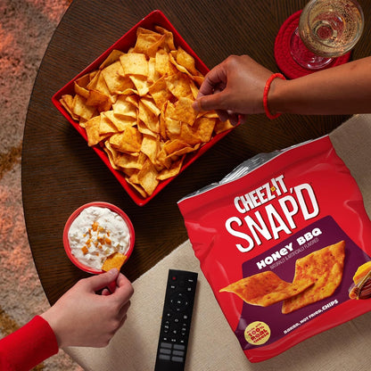 Cheez-It Snap'd Cheesy Baked Chips, Thin Crisps, Lunch Snacks, Honey BBQ (6 Bags)