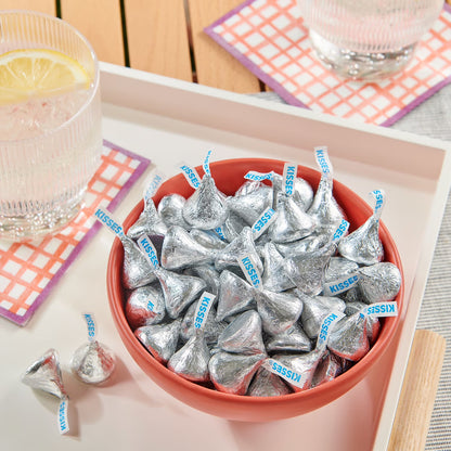 Hershey's Kisses Milk Chocolate Candy, Family Pack 17.9 oz