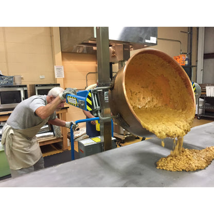 Brittle Brothers Peanut Brittle - 5 oz. Gift Bag - Gourmet Candy - Nashville Whiskey Bourbon Peanut Brittle Pecan Cashew Candy Snack Mothers Day Fathers Christmas Valentines Day Graduation Corporate