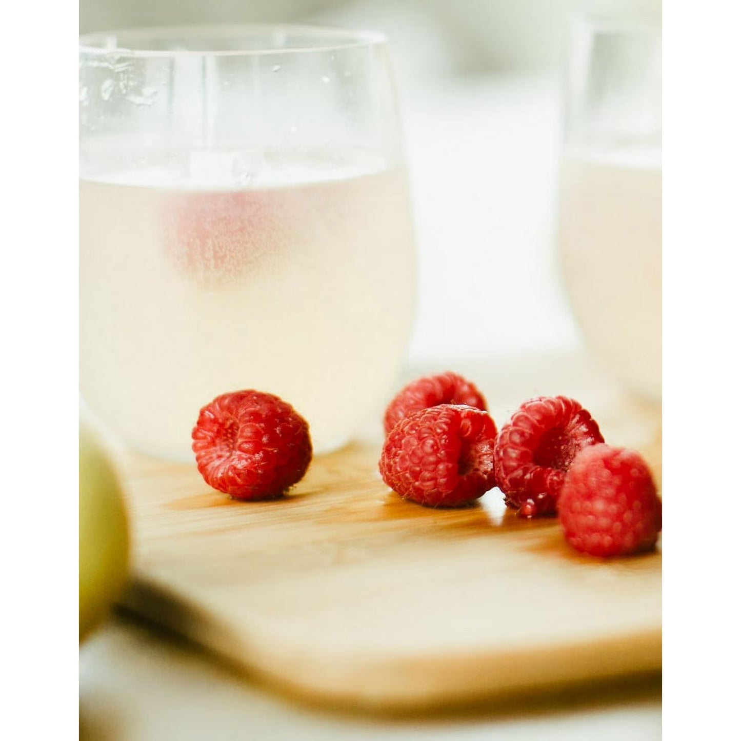 Watkins Raspberry Extract with Other Natural Flavors, 2 fl oz (Plastic container)