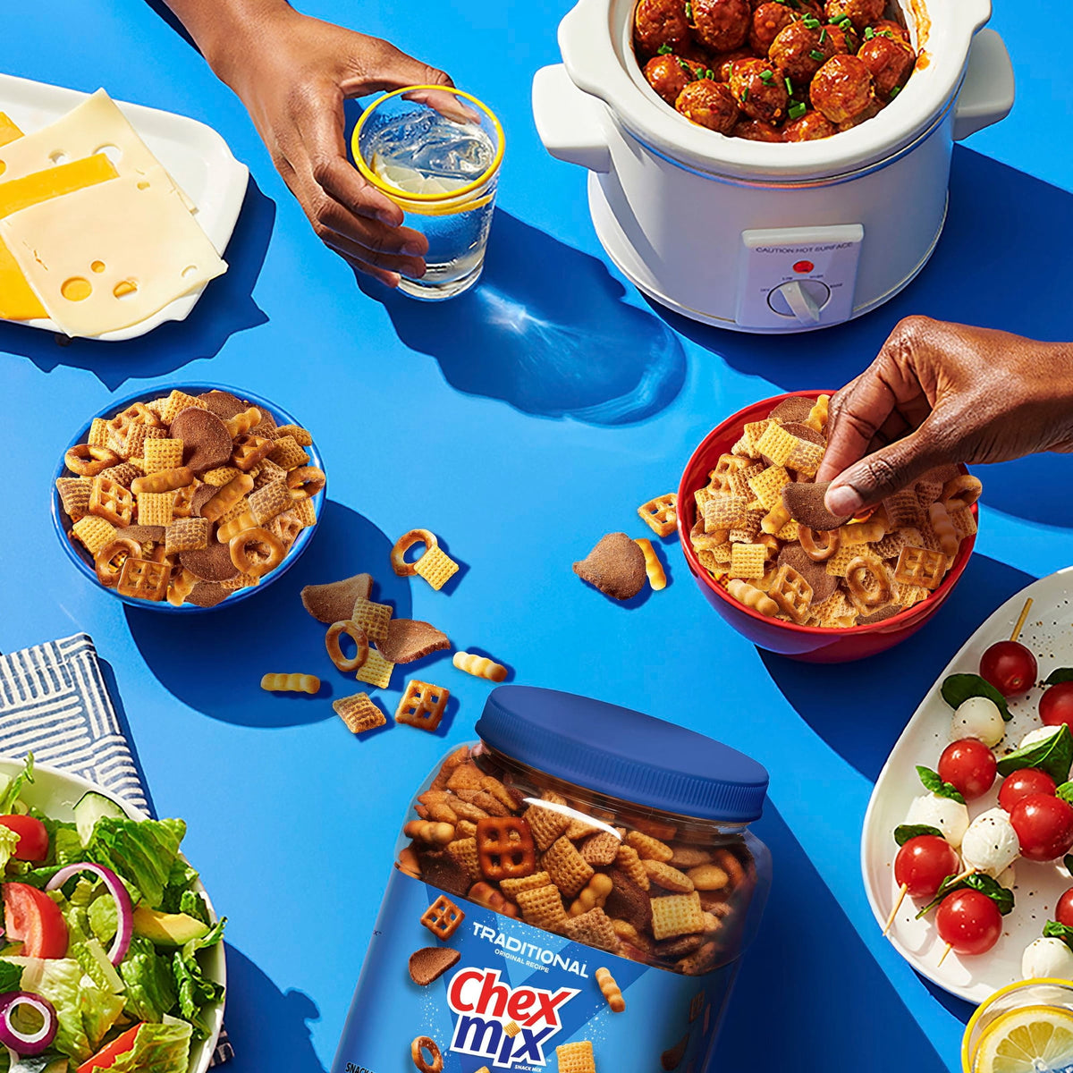 Chex Mix Traditional Original Recipe Snack Mix, Salty Snacks Tub, 20 oz