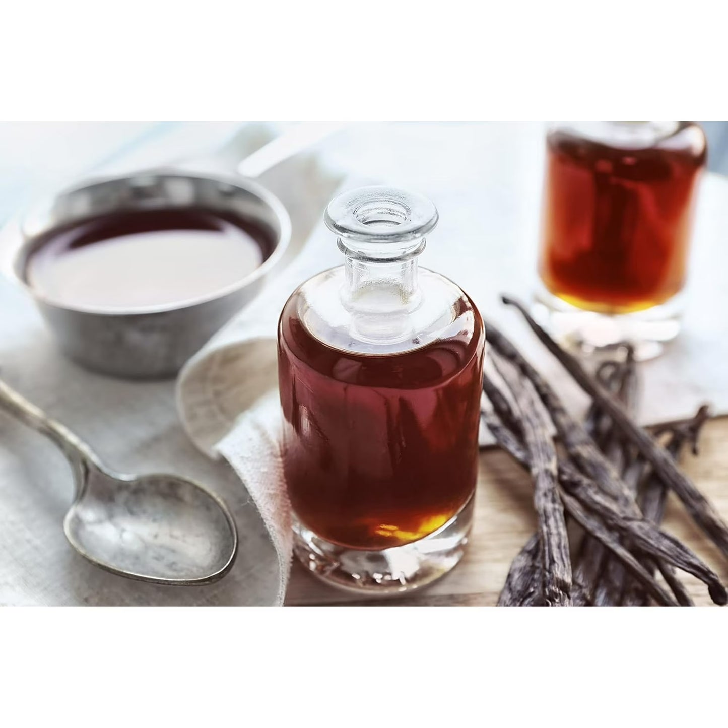 Organic Vanilla Extract - Made with Madagascar Vanilla Beans – For Baking, Desserts, Home Cooking and Chefs - 4 OZ